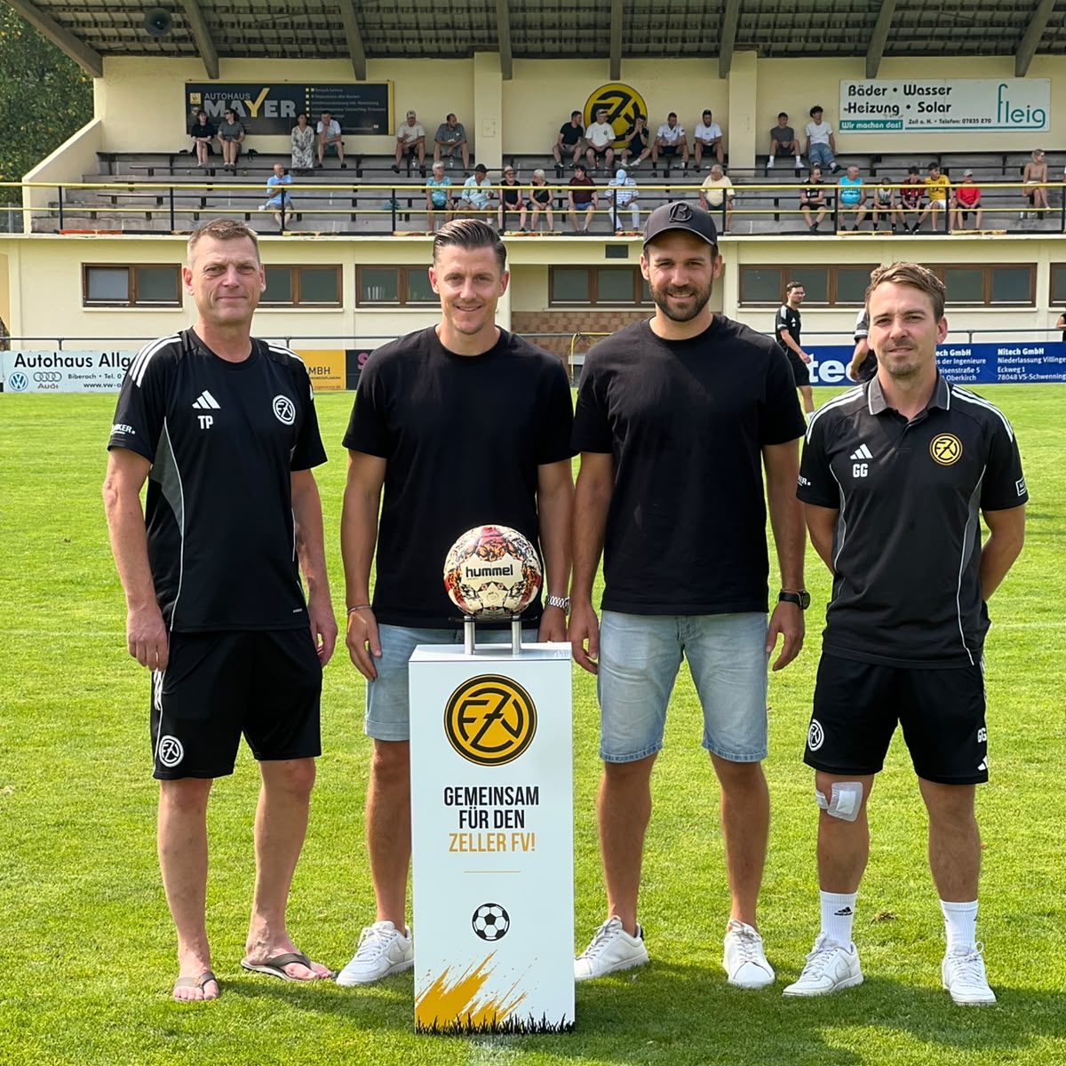 Baller Club unterstützt den Zeller FV mit einer Ballspende